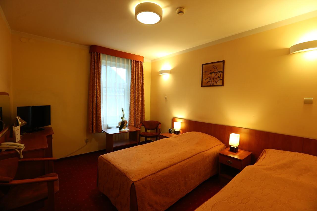 Hotel Korona Ciechanów Екстериор снимка