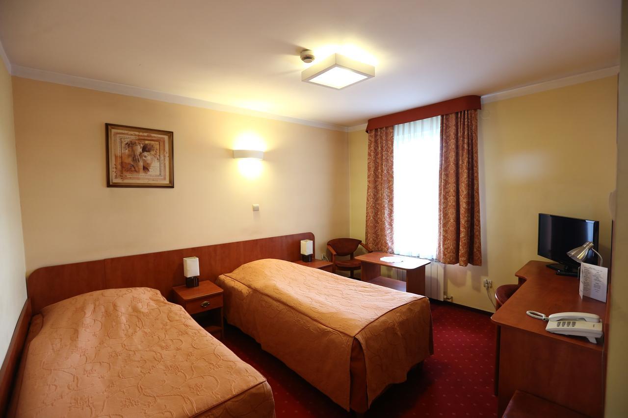 Hotel Korona Ciechanów Екстериор снимка