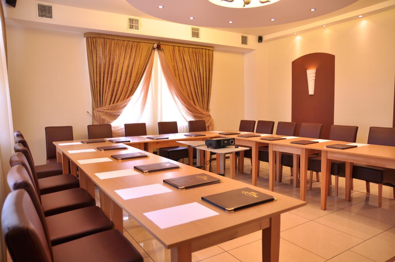 Hotel Korona Ciechanów Екстериор снимка