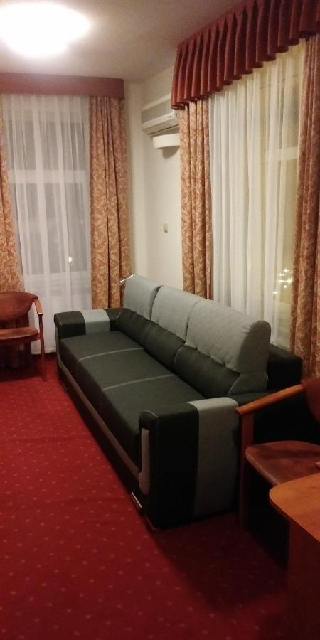Hotel Korona Ciechanów Екстериор снимка